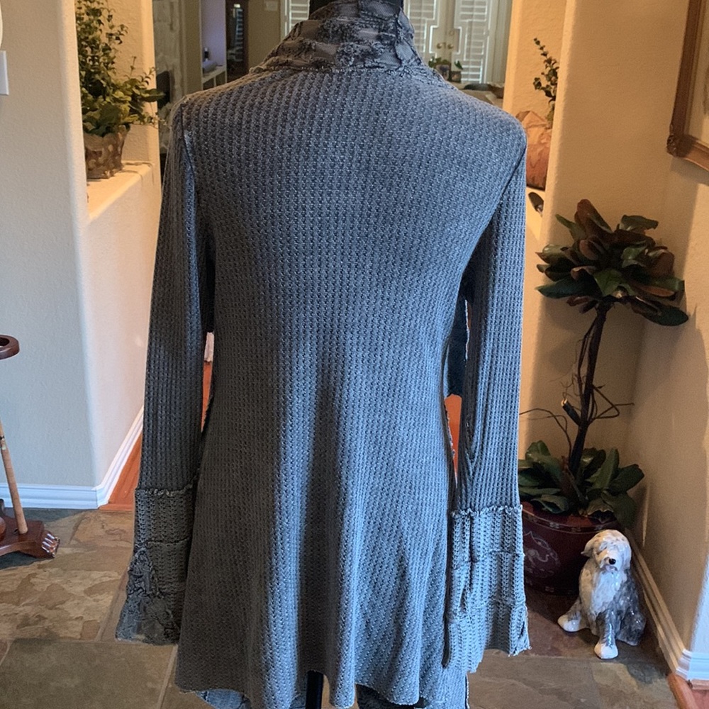Beautiful Grey Aratta light weight open front jacket with gorgeous gold beading. - Picture 3 of 3